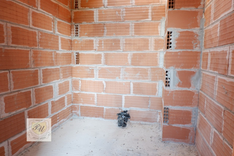 Proponiamo in vendita a Valnogaredo Rustico al grezzo immerso nei COLLI EUGANEI di 300 mq, costru...