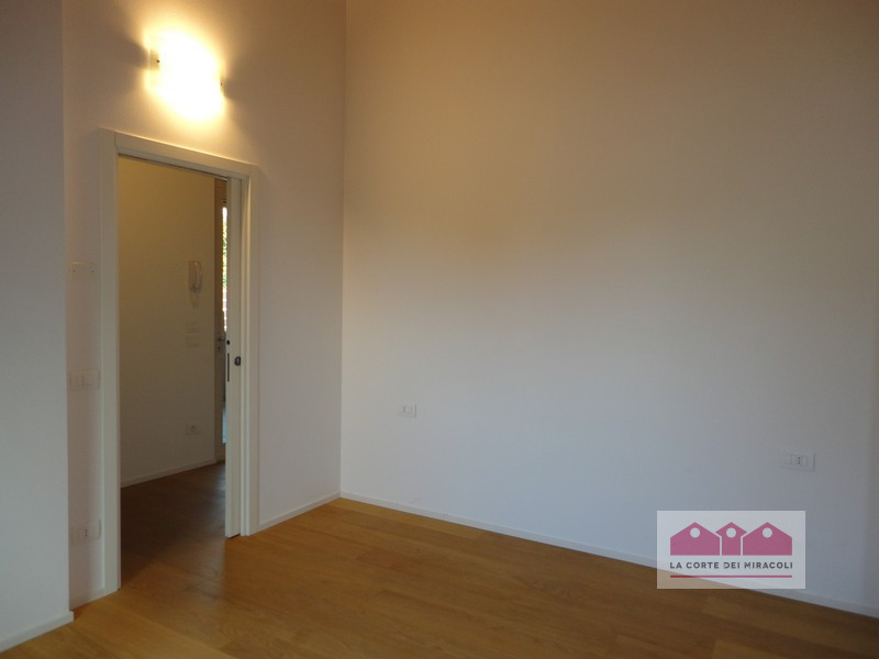 VICENZA LOBIA: DELIZIOSA SCHIERA DI TESTA CON LAVANDERIA E POSTI AUTO COPERTI, IN OTTIMO CONTESTO...