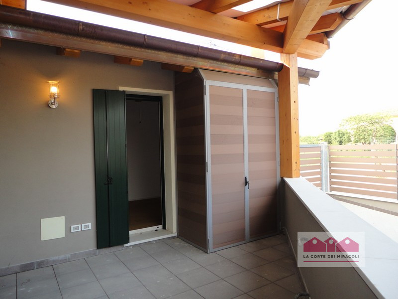 VICENZA LOBIA: DELIZIOSA SCHIERA DI TESTA CON LAVANDERIA E POSTI AUTO COPERTI, IN OTTIMO CONTESTO...