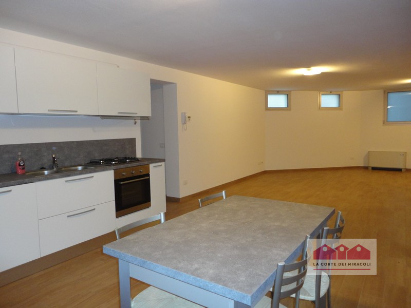 VICENZA LOBIA: DELIZIOSA SCHIERA DI TESTA CON LAVANDERIA E POSTI AUTO COPERTI, IN OTTIMO CONTESTO...