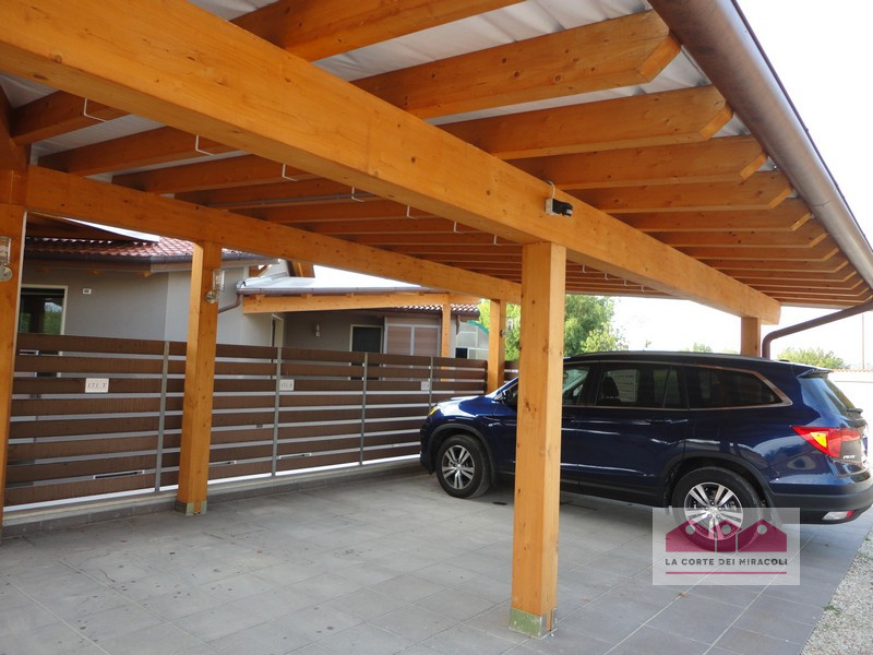 VICENZA LOBIA: DELIZIOSA SCHIERA DI TESTA CON LAVANDERIA E POSTI AUTO COPERTI, IN OTTIMO CONTESTO...