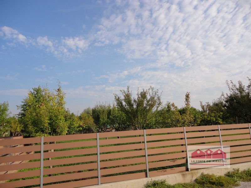 VICENZA LOBIA: DELIZIOSA SCHIERA DI TESTA CON LAVANDERIA E POSTI AUTO COPERTI, IN OTTIMO CONTESTO...