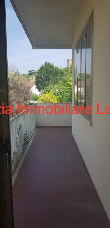 Appartamento al piano primo in un complesso di solo due appartamenti. L'unità immobiliare è compo...
