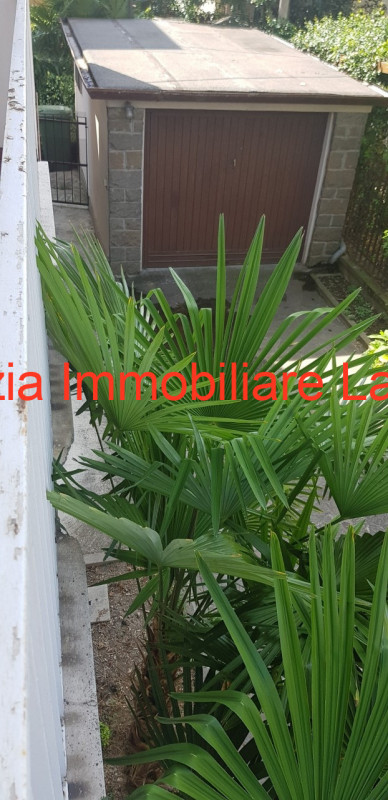 Appartamento al piano primo in un complesso di solo due appartamenti. L'unità immobiliare è compo...