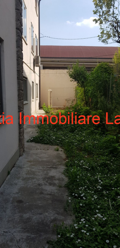 Appartamento al piano primo in un complesso di solo due appartamenti. L'unità immobiliare è compo...