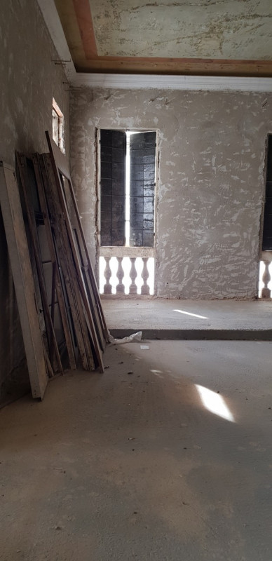 In vendita un prestigioso palazzo del 1700, situato nella zona centralissima di Este, precisament...