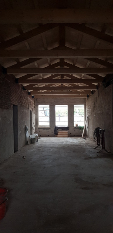 In vendita un prestigioso palazzo del 1700, situato nella zona centralissima di Este, precisament...