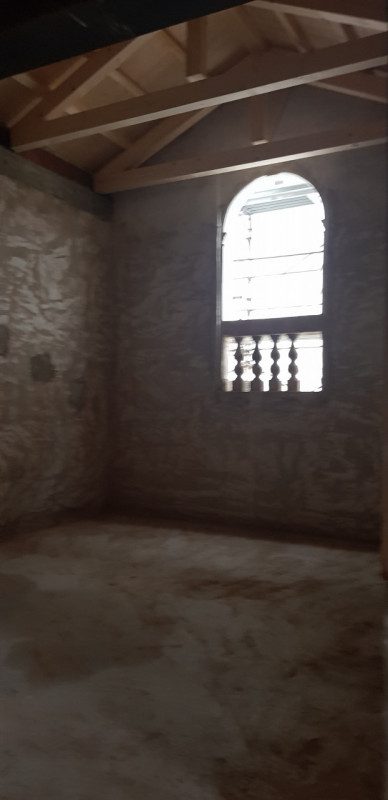 In vendita un prestigioso palazzo del 1700, situato nella zona centralissima di Este, precisament...