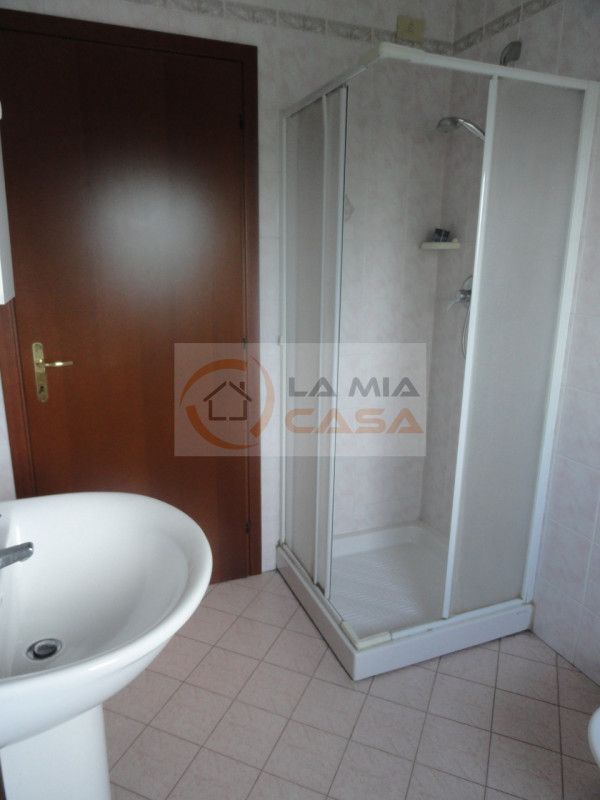 LEGNARO - Appartamento per studenti. Sito davanti la fermata dell’autobus e a circa 500 metri dal...