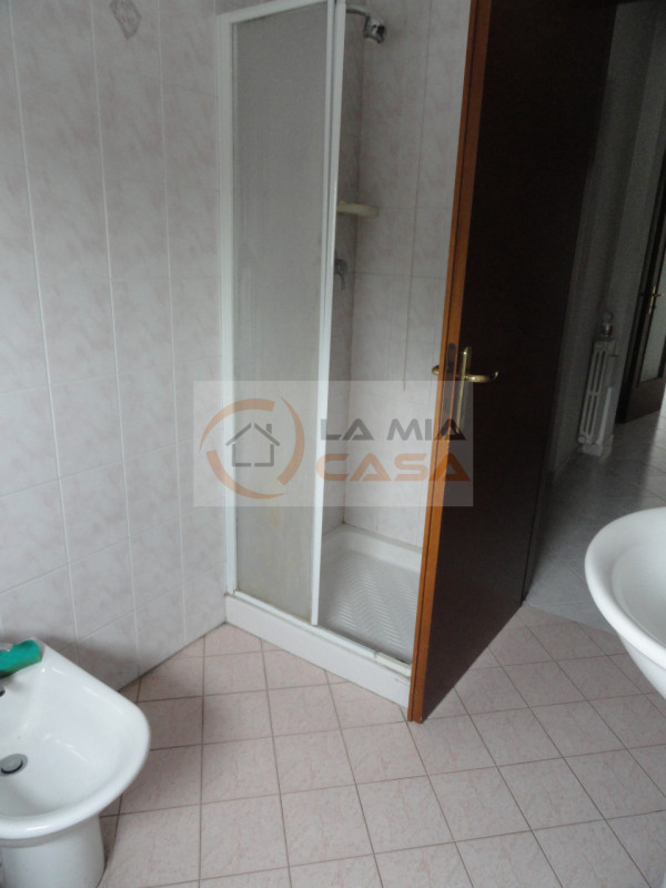 LEGNARO - Appartamento per studenti siti davanti la fermata dell’autobus e a circa 500 metri dall...