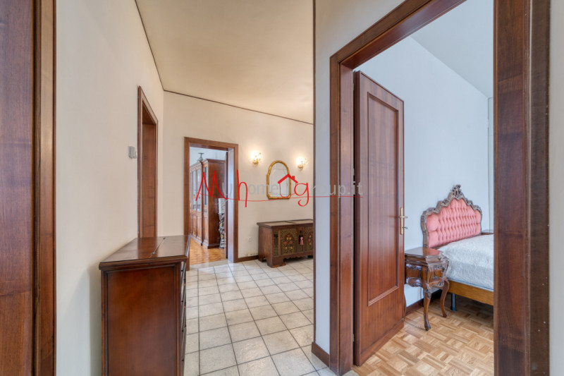 PADOVA ZONA SAN GIUSEPPE - In piccolo condominio ben abitato, appartamento ultimo piano senza asc...