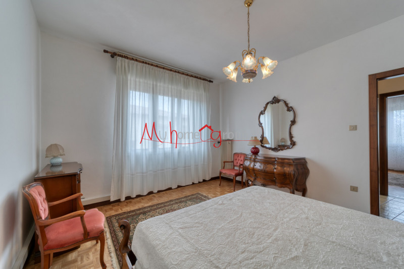 PADOVA ZONA SAN GIUSEPPE - In piccolo condominio ben abitato, appartamento ultimo piano senza asc...