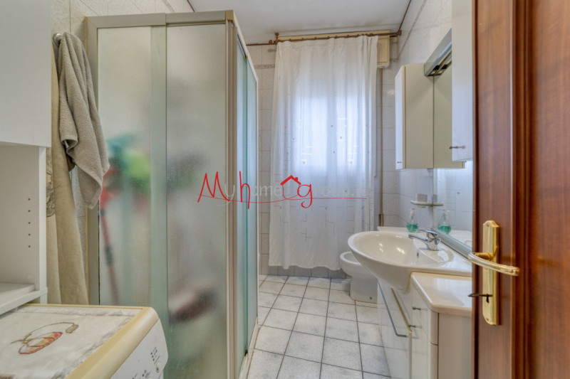 PADOVA ZONA SAN GIUSEPPE - In piccolo condominio ben abitato, appartamento ultimo piano senza asc...