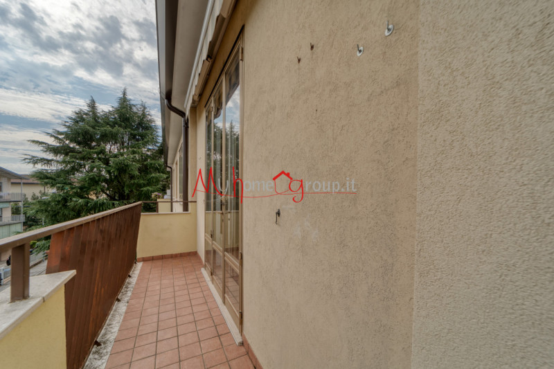 PADOVA ZONA SAN GIUSEPPE - In piccolo condominio ben abitato, appartamento ultimo piano senza asc...