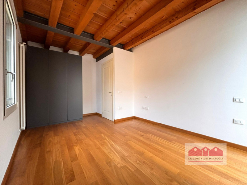 SANTA CHIARA: NEL CUORE DEL CENTRO STORICO, MA NON ZTL, IN OTTIMA PALAZZINA COMPLETAMENTE E FINEM...