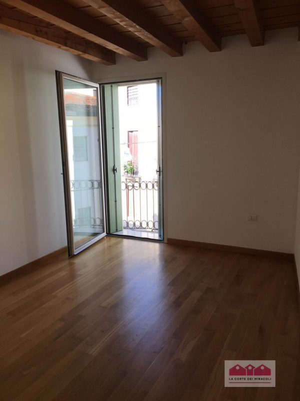 SANTA CHIARA: NEL CUORE DEL CENTRO STORICO, MA NON ZTL, IN OTTIMA PALAZZINA COMPLETAMENTE E FINEM...