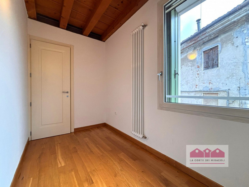 SANTA CHIARA: NEL CUORE DEL CENTRO STORICO, MA NON ZTL, IN OTTIMA PALAZZINA COMPLETAMENTE E FINEM...