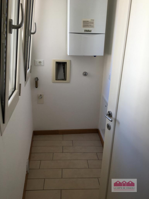 SANTA CHIARA: NEL CUORE DEL CENTRO STORICO, MA NON ZTL, IN OTTIMA PALAZZINA COMPLETAMENTE E FINEM...