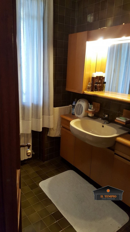 CAPANNONE CON ABITAZIONE – SOLUZIONE UNICA CON AMPI SPAZI ESTERNI

Stai cercando un capannone con...