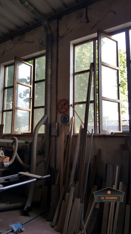 CAPANNONE CON ABITAZIONE – SOLUZIONE UNICA CON AMPI SPAZI ESTERNI

Stai cercando un capannone con...