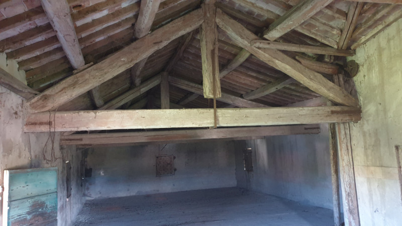 Località Schiavonia nelle vicinanze del nuovo polo ospedaliero rustico di ampie dimensioni compos...