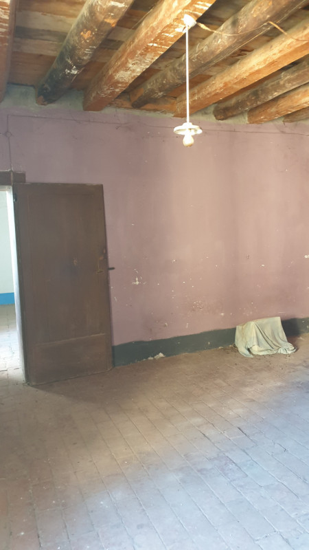 Località Schiavonia nelle vicinanze del nuovo polo ospedaliero rustico di ampie dimensioni compos...