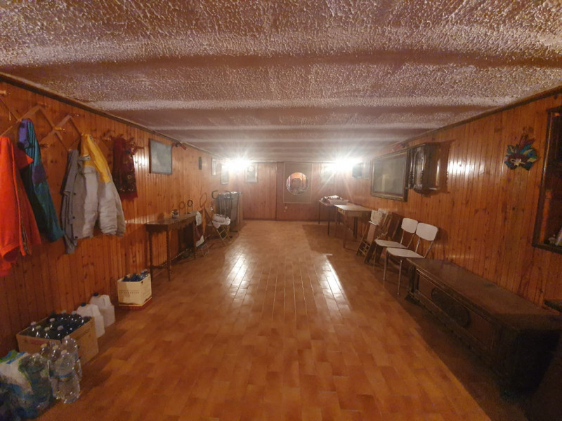 Vicino F.S. costruzione di due unita' abitative di cui l'ultima ancora in vendita, completamente ...