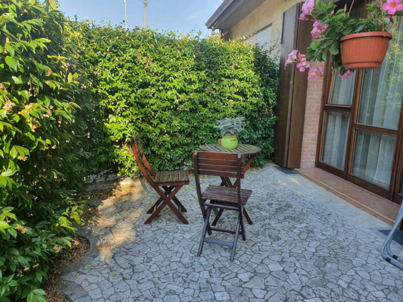 Vicino F.S. costruzione di due unita' abitative di cui l'ultima ancora in vendita, completamente ...