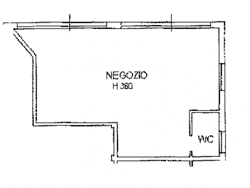 A Noventa Padovana zona Oltrebrenta, disponibile da subito negozio in locazione. L'immobile, post...