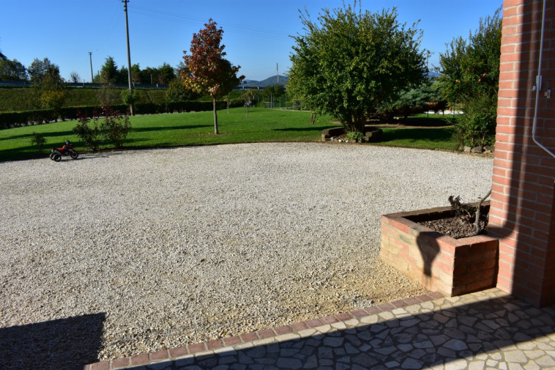 MASERÀ DI PADOVA (vicinanze): Proponiamo in vendita in esclusiva una splendida villa accostata ma...