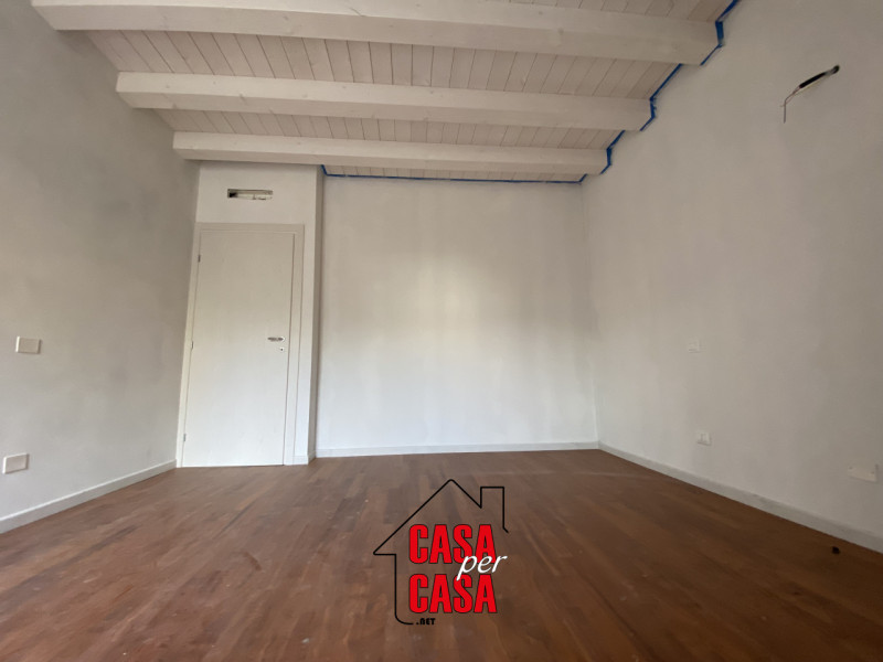 In centro a Monselice, proponiamo appartamento aL piano terra, in contesto signorile.

L'appartam...