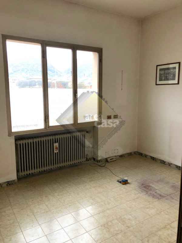 Marostica. Laboratorio artigianale per attività di servizio e commerciali. 
Ideale per le attivit...