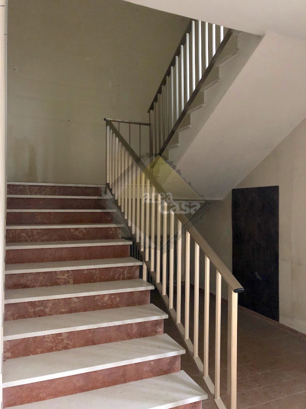 Marostica. Laboratorio artigianale per attività di servizio e commerciali. 
Ideale per le attivit...