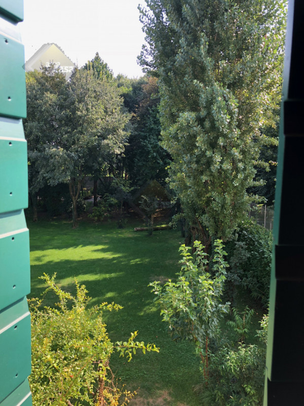 Nel centro cittadino di Rossano Veneto, proponiamo in vendita, un affascinante palazzo storico ri...