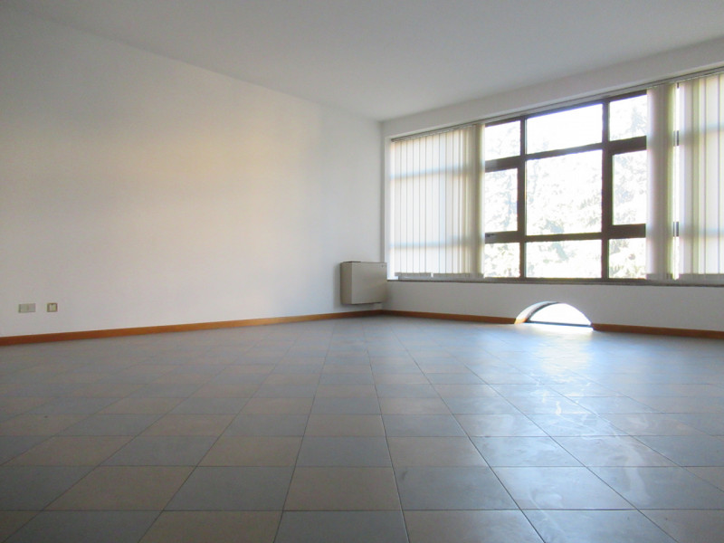 A Montebelluna (TV) in zona centralissima, proponiamo in vendita ufficio di 160 metri quadri, al ...