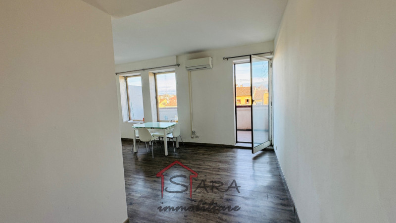 PIAZZA GARIBALDI: MONOLOCALE CON TERRAZZA - https://images.gestionaleimmobiliare.it/foto/annunci/191211/2121717/800x800/002__img_0462_wmk_0.jpg 