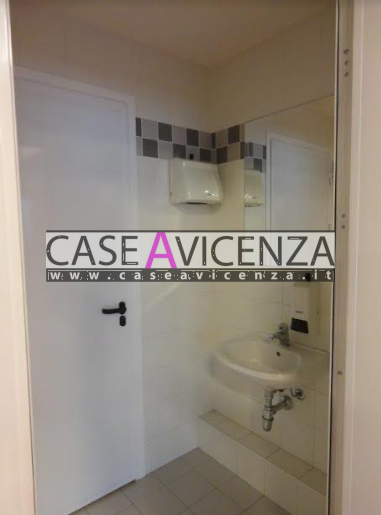 CAMISANO VICENTINO - C.E.B -UFFICIO al piano primo di 70 mq canone di locazione mensile euro 380,...