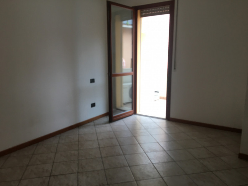 VICENZA-ANCONETTA: all'interno di una via chiusa, in palazzina recente, MINI APPARTAMENTO NON ARR...