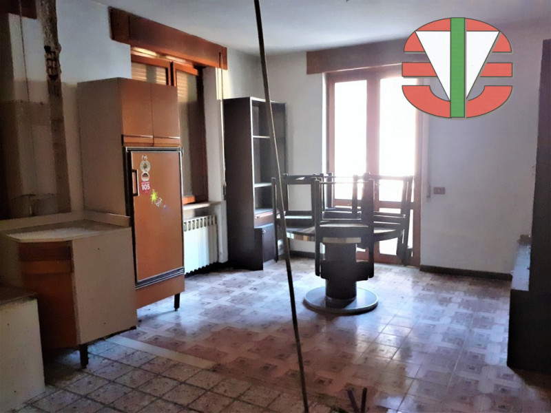 Scopri questa affascinante opportunità nel cuore dell'Altopiano di Asiago, precisamente nel comun...