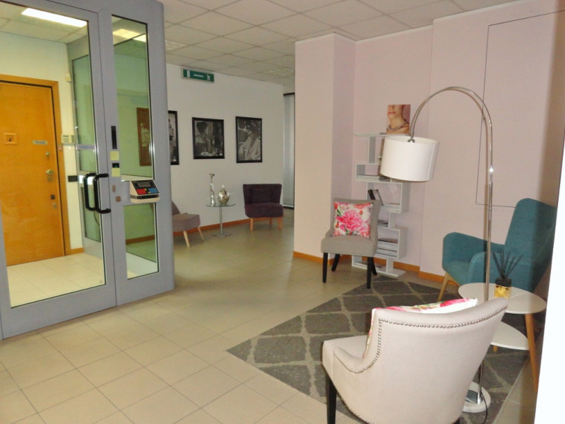 ELEGANTE E LUMINOSO UFFICIO ZONA INDUSTRIALE OVEST - PIANO 2° CON ASCENSORE-Rif. 7250
All'interno...