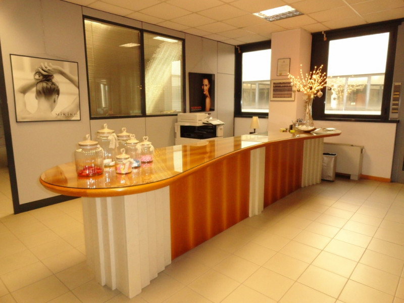 ELEGANTE E LUMINOSO UFFICIO ZONA INDUSTRIALE OVEST - PIANO 2° CON ASCENSORE-Rif. 7250
All'interno...