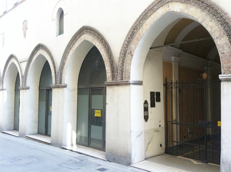 Ancona Affitto Negozio