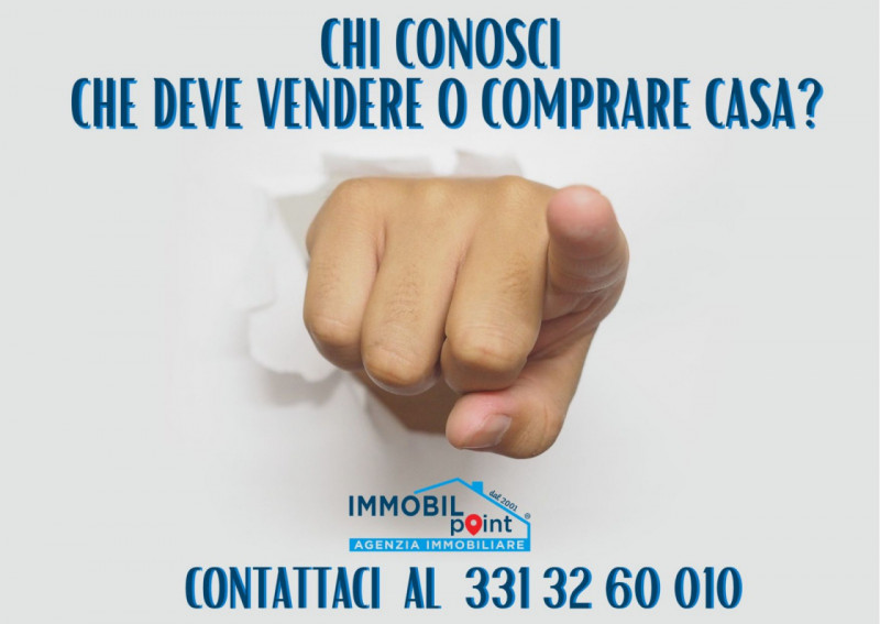 Tabaccheria posizionata in zona molto visibile dalla strada. L'attività offre tabacchi, valore bo...