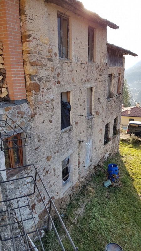 A Recoaro Terme, proponiamo rustico da ristrutturare con splendida vista panoramica sulle nostre ...