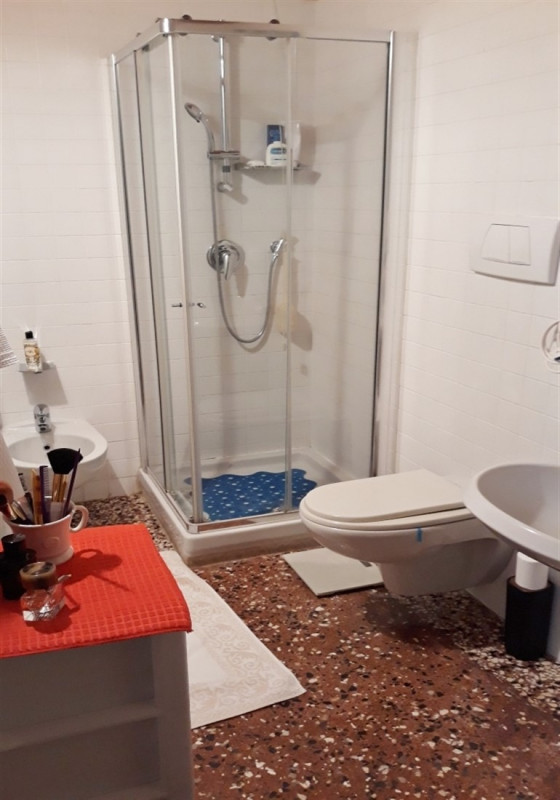 AMPIO E RAFFINATO BICAMERE ARREDATO E CON GARAGE IN AFFITTO  IN CENTRO STORICO - Rif. 7274
CONTRA...