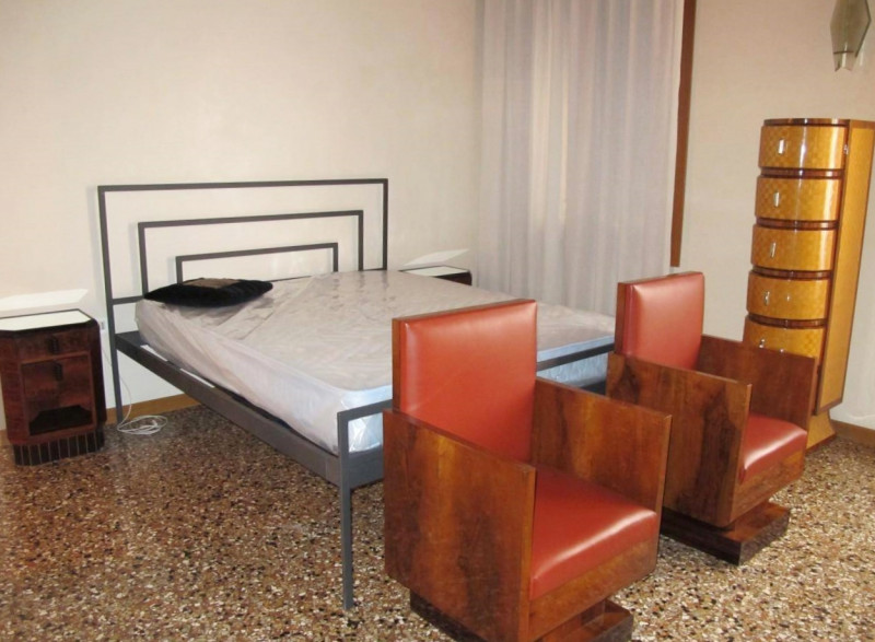 AMPIO E RAFFINATO BICAMERE ARREDATO E CON GARAGE IN AFFITTO  IN CENTRO STORICO - Rif. 7274
CONTRA...