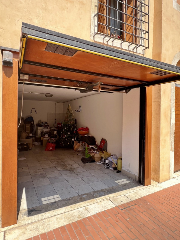AMPIO E RAFFINATO BICAMERE ARREDATO E CON GARAGE IN AFFITTO IN CENTRO STORICO - Rif. 7274
CONTRAT...