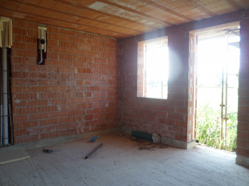 Caldogno centro, porzione di villetta centrale di circa 180 mq calpestabili distribuita su due li...