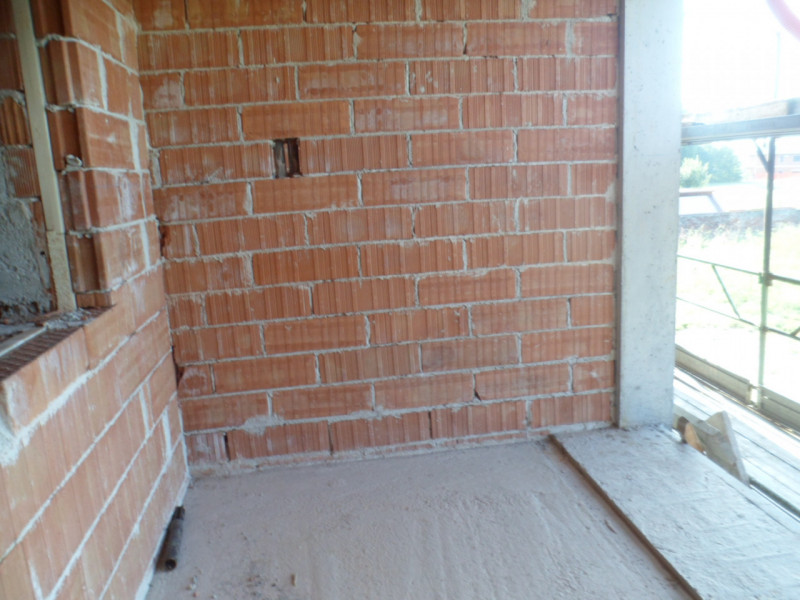 Caldogno centro, porzione di villetta centrale di circa 180 mq calpestabili distribuita su due li...