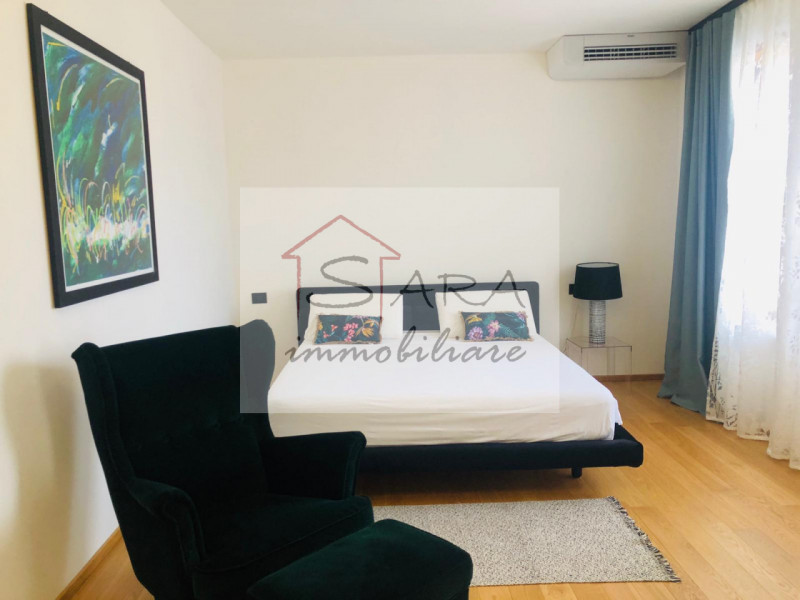 Padova - Zona Centro Storico

Sara Immobiliare propone in locazione appartamento monolocale di 45...
